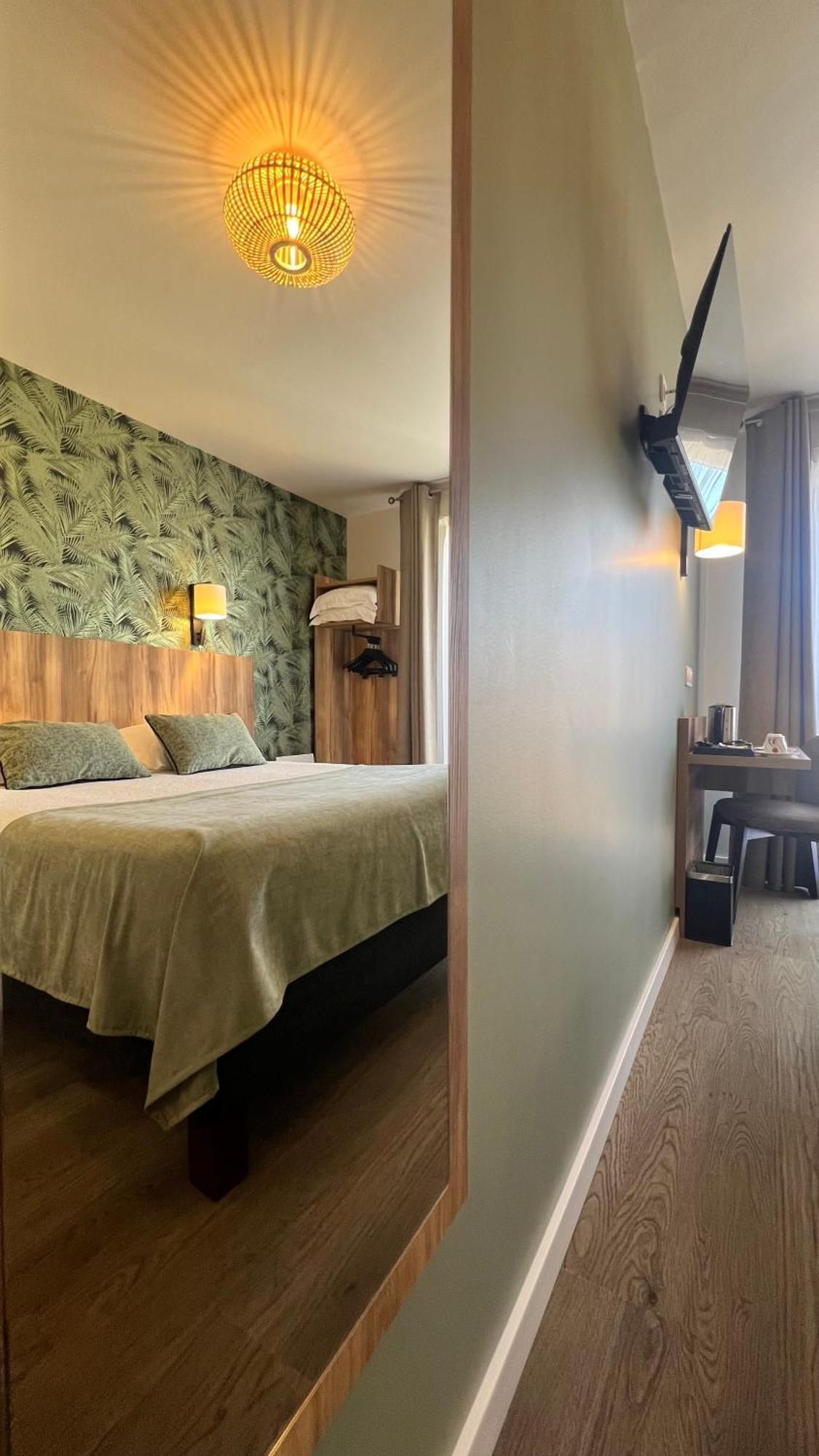 Hotel Logis Restaurant Azalees Tournon-sur-Rhone