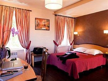 Hotel Logis Restaurant Azalees Tournon-sur-Rhone