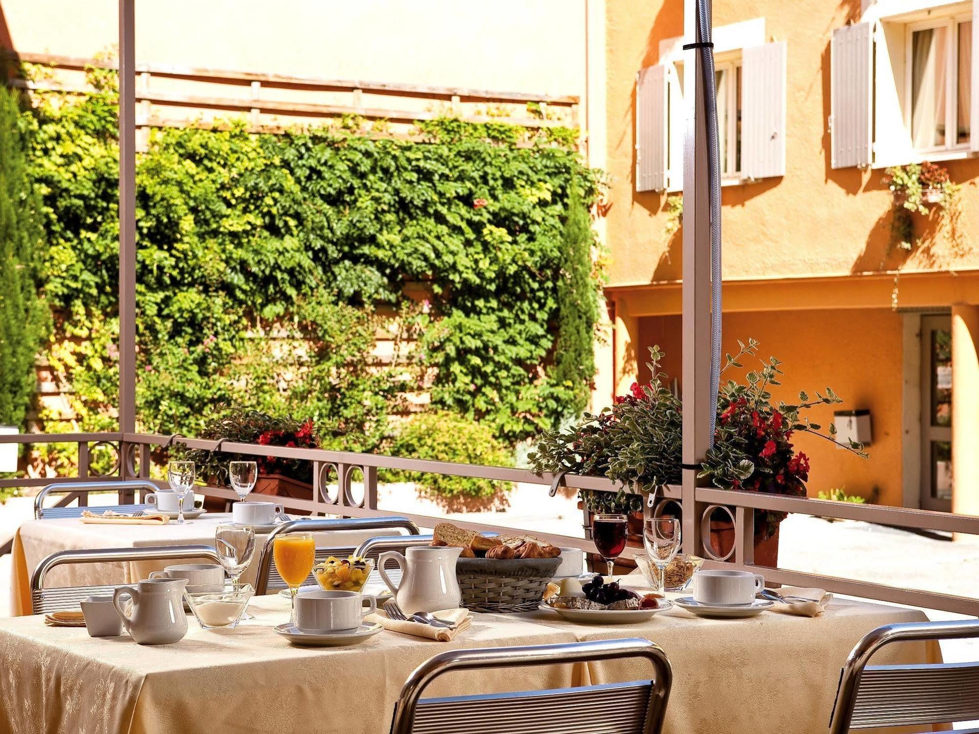 Hotel Logis Restaurant Azalees 3*